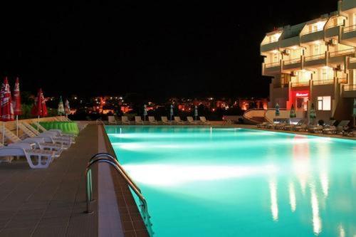 סנדנסקי Panorama Hotel מראה חיצוני תמונה
